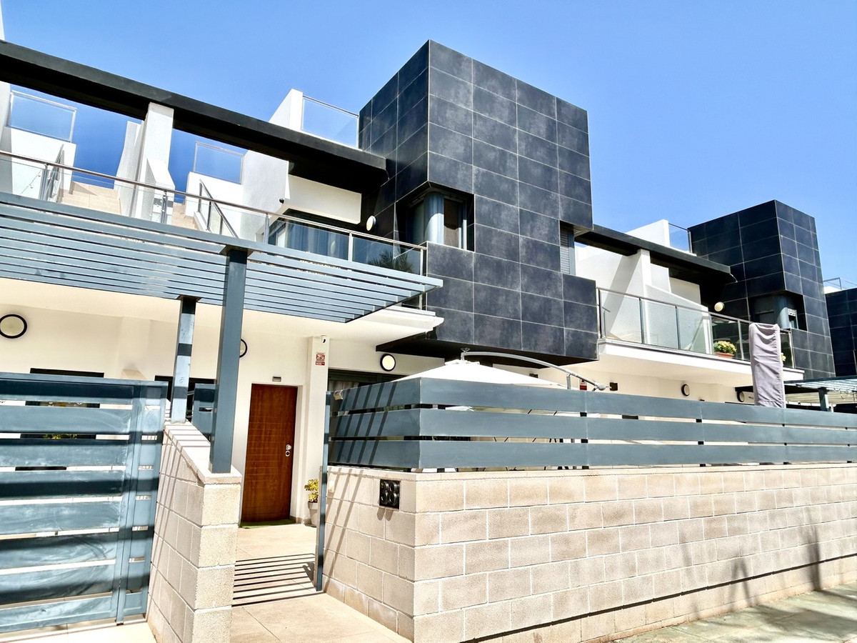 For sale - 3 Bedroom 3 Bathroom House - Townhouse in Orihuela - Los Dolses  - Alicante