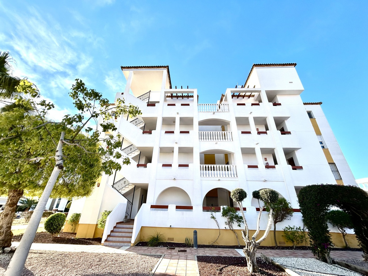 For sale - 2 Bedroom 2 Bathroom Apartment in Villamartin - Villamartin  - Alicante
