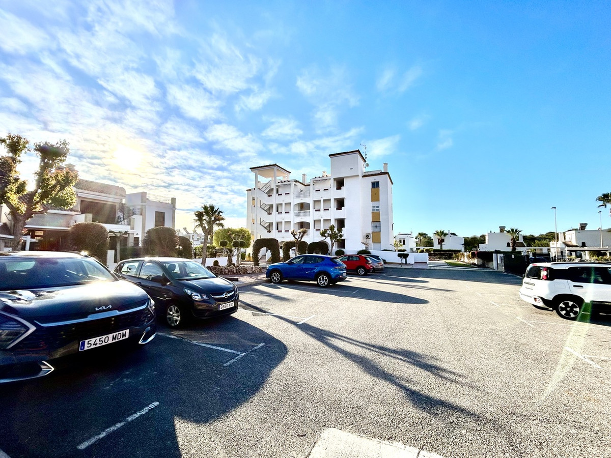 For sale - 2 Bedroom 2 Bathroom Apartment in Villamartin - Villamartin  - Alicante
