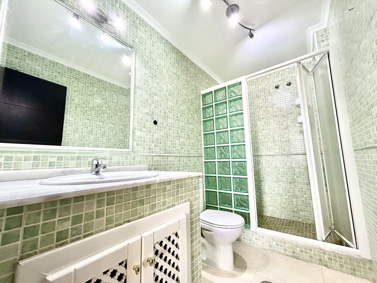 For sale - 2 Bedroom 2 Bathroom Apartment in Villamartin - Villamartin  - Alicante