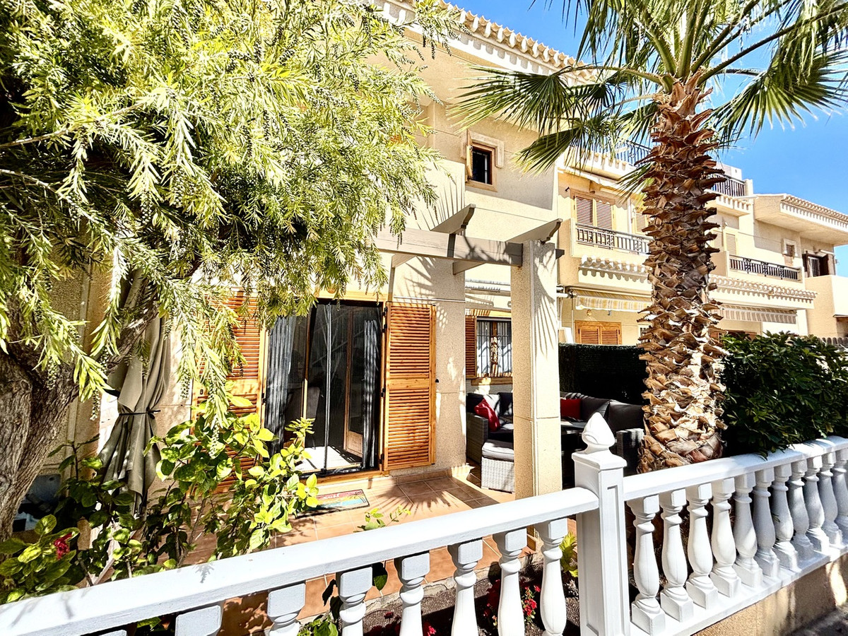 For sale - 2 Bedroom 2 Bathroom House - Townhouse in Orihuela - Playa Flamenca  - Alicante