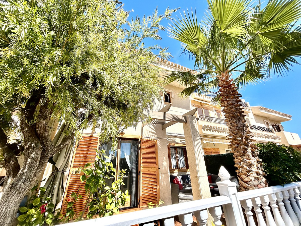 For sale - 2 Bedroom 2 Bathroom House - Townhouse in Orihuela - Playa Flamenca  - Alicante
