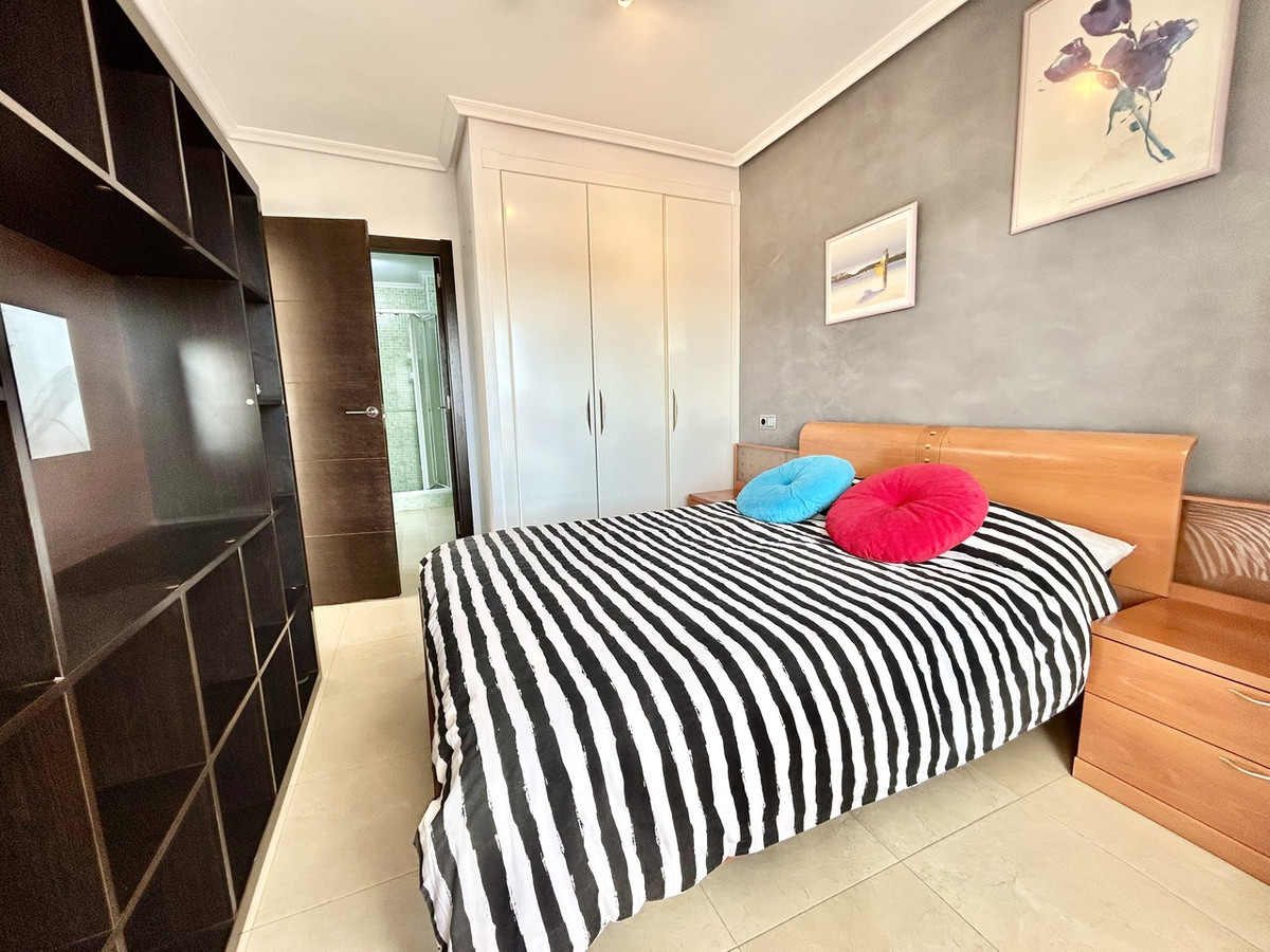 For sale - 2 Bedroom 2 Bathroom Apartment - Middle Floor Apartment in Orihuela - Villamartin  - Alicante