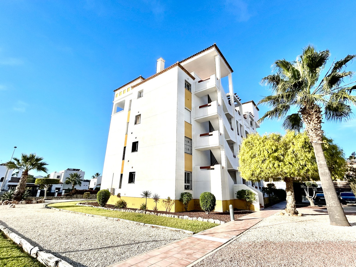 For sale - 2 Bedroom 2 Bathroom Apartment - Middle Floor Apartment in Orihuela - Villamartin  - Alicante
