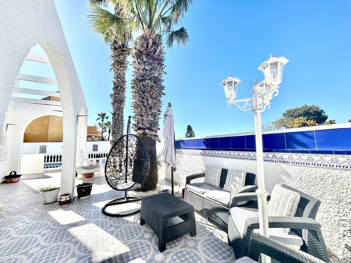 For sale - 2 Bedroom 2 Bathroom House - Detached Villa in Orihuela - Villamartin  - Alicante