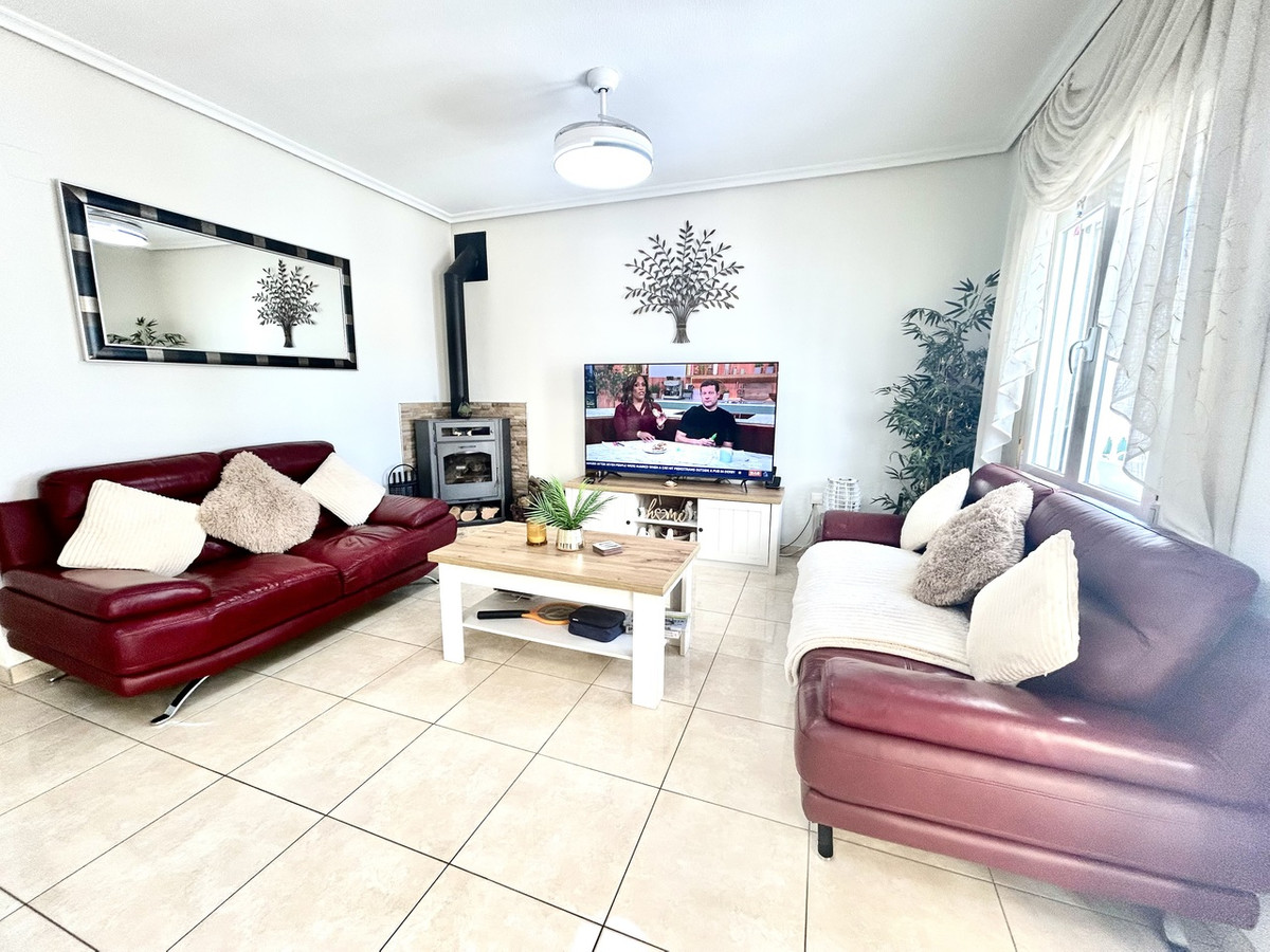 For sale - 2 Bedroom 2 Bathroom House - Detached Villa in Orihuela - Villamartin  - Alicante