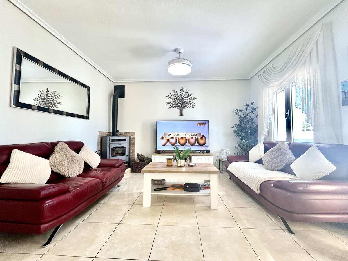 For sale - 2 Bedroom 2 Bathroom House - Detached Villa in Orihuela - Villamartin  - Alicante