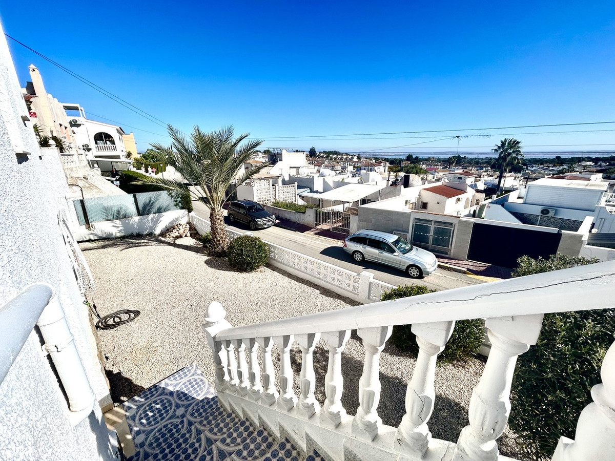 For sale - 2 Bedroom 2 Bathroom House - Detached Villa in Orihuela - Villamartin  - Alicante