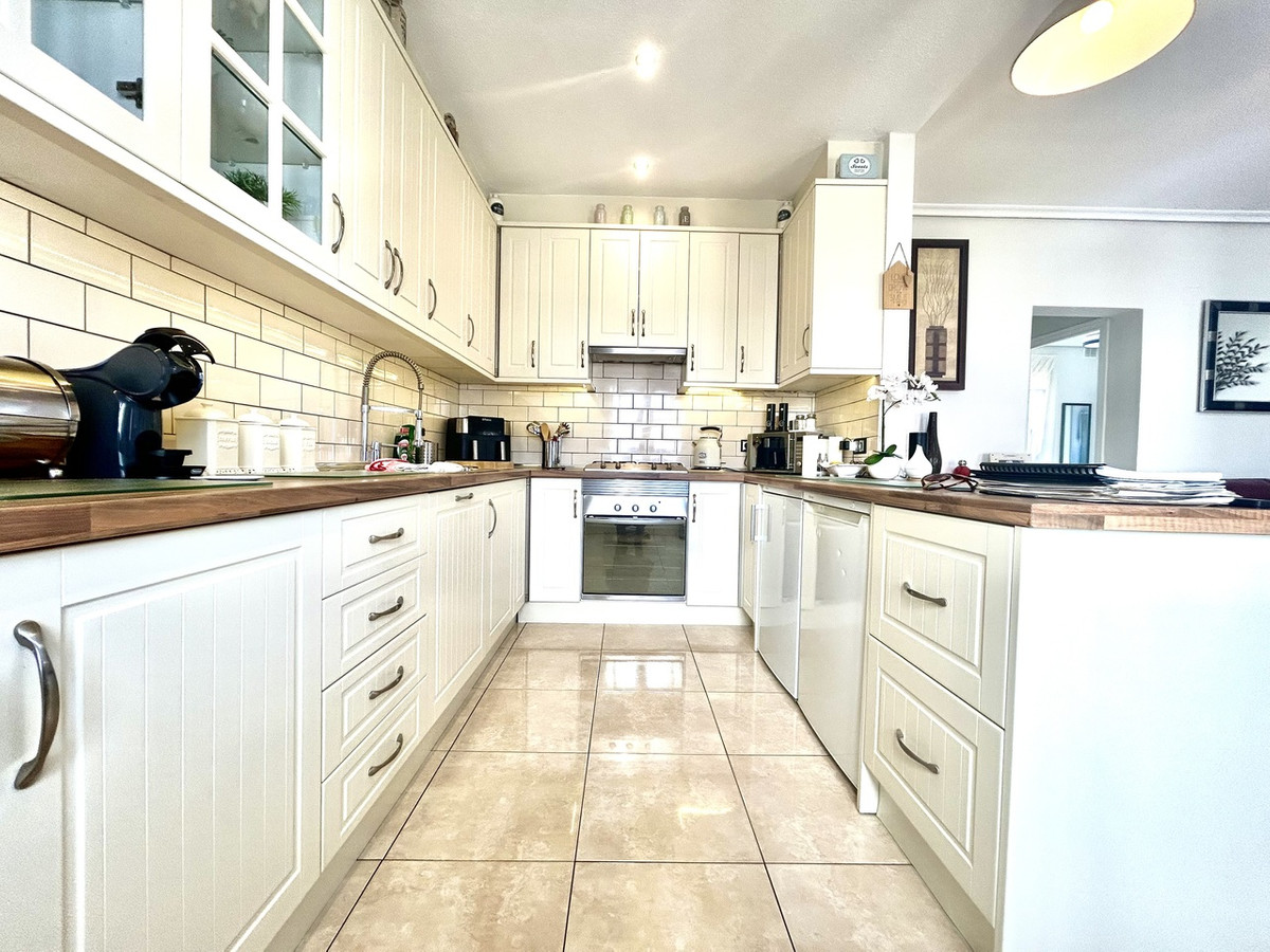 For sale - 2 Bedroom 2 Bathroom House - Detached Villa in Orihuela - Villamartin  - Alicante