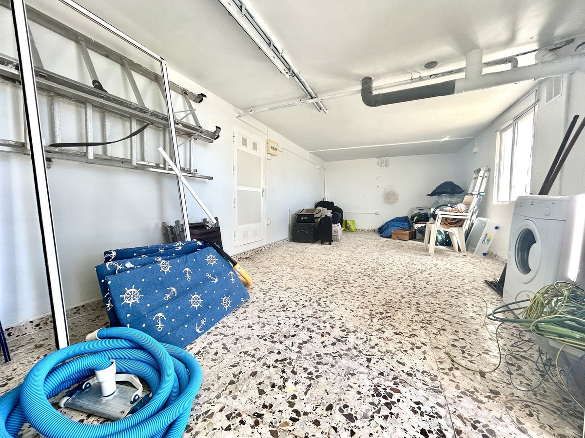 For sale - 2 Bedroom 2 Bathroom Detached Villa in Villamartin  - Villamartin  - Alicante