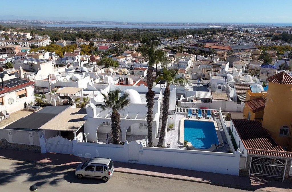 2 Bedroom 2 Bathroom House - Detached Villa in Orihuela