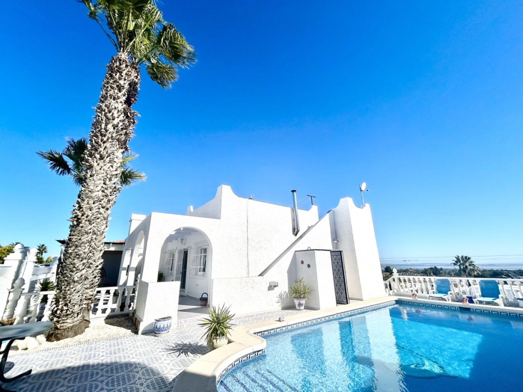 2 Bedroom 2 Bathroom Detached Villa in Villamartin 