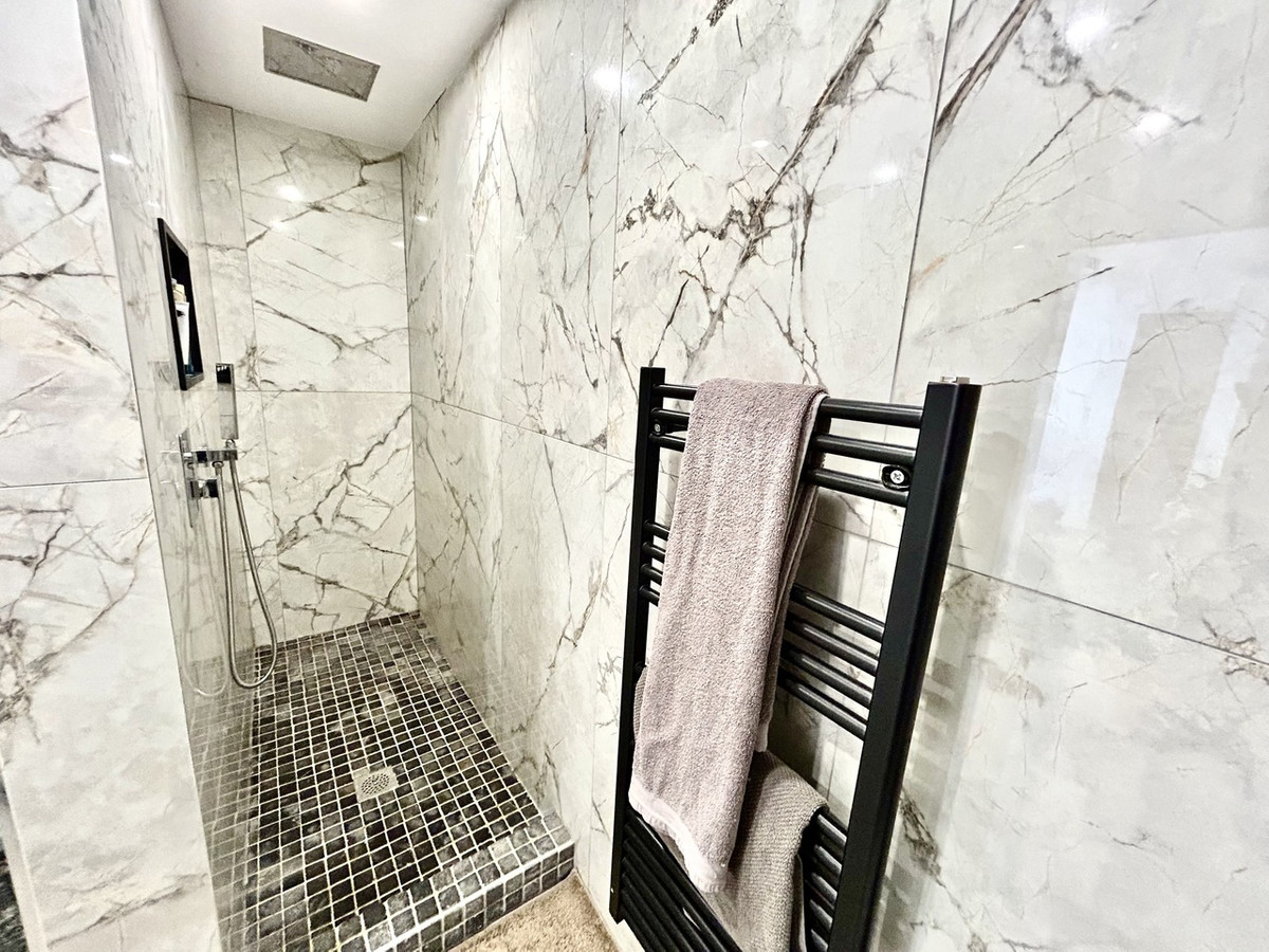 For sale - 4 Bedroom 2 Bathroom House - Townhouse in San Miguel de Salinas - San Miguel de Salinas Centro  - Alicante