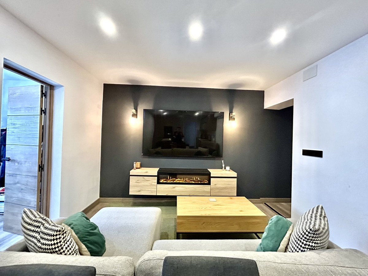 For sale - 4 Bedroom 2 Bathroom House - Townhouse in San Miguel de Salinas - San Miguel de Salinas Centro  - Alicante