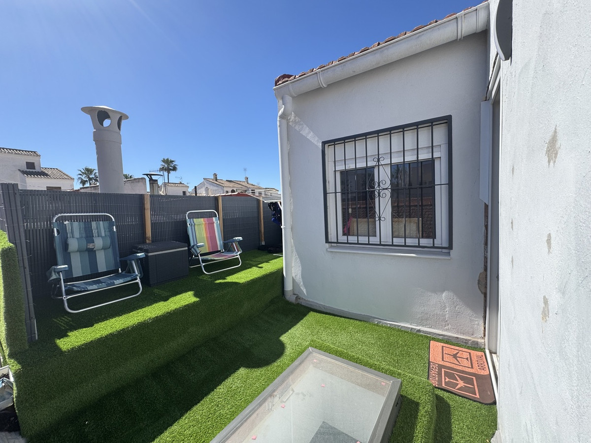 For sale - 4 Bedroom 2 Bathroom House - Townhouse in San Miguel de Salinas - San Miguel de Salinas Centro  - Alicante