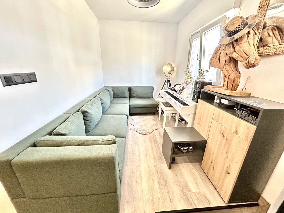 For sale - 4 Bedroom 2 Bathroom House - Townhouse in San Miguel de Salinas - San Miguel de Salinas Centro  - Alicante