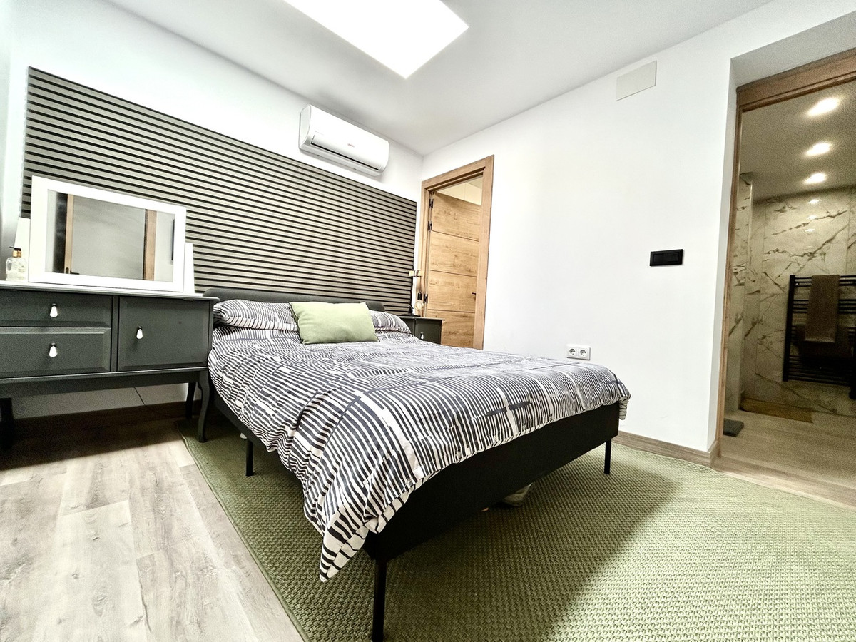 For sale - 4 Bedroom 2 Bathroom House - Townhouse in San Miguel de Salinas - San Miguel de Salinas Centro  - Alicante