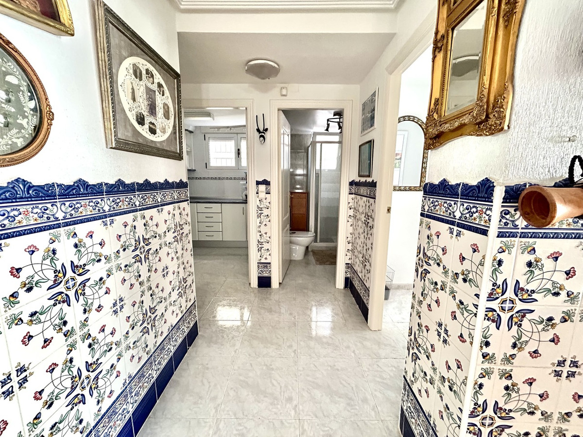 For sale - 4 Bedroom 3 Bathroom House - Detached Villa in Pilar de la Horadada - Pinar de Campoverde  - Alicante