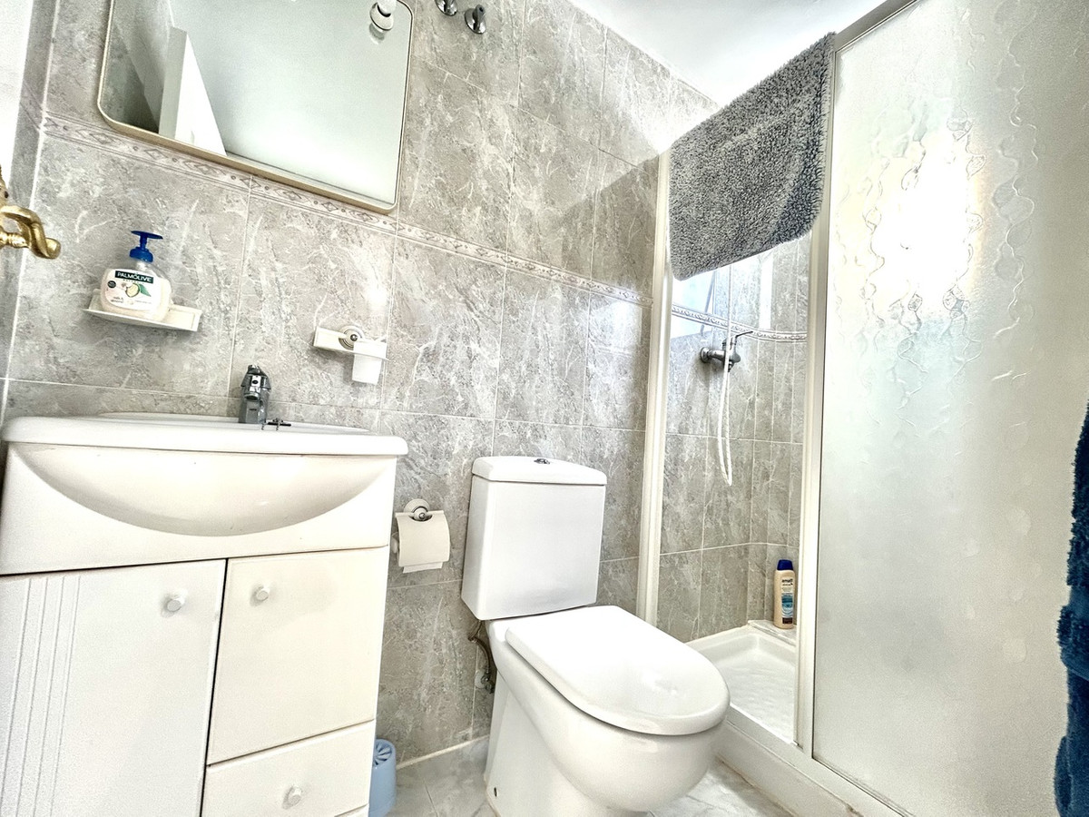 For sale - 4 Bedroom 3 Bathroom House - Detached Villa in Pilar de la Horadada - Pinar de Campoverde  - Alicante