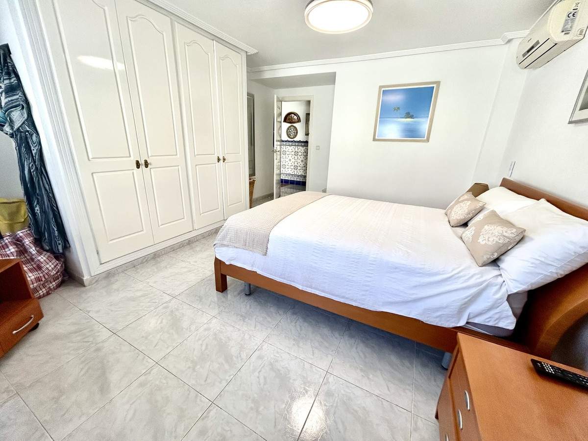 For sale - 4 Bedroom 3 Bathroom House - Detached Villa in Pilar de la Horadada - Pinar de Campoverde  - Alicante