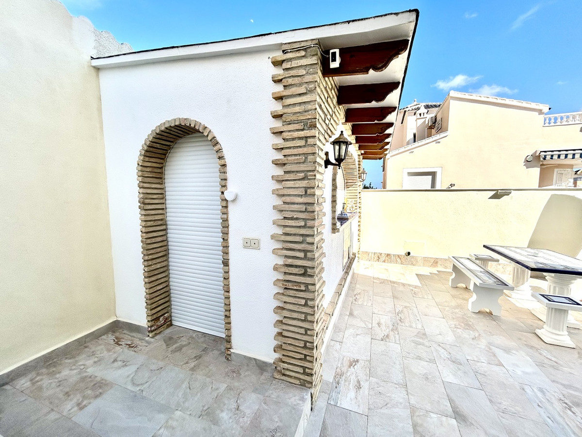 For sale - 4 Bedroom 3 Bathroom House - Detached Villa in Pilar de la Horadada - Pinar de Campoverde  - Alicante