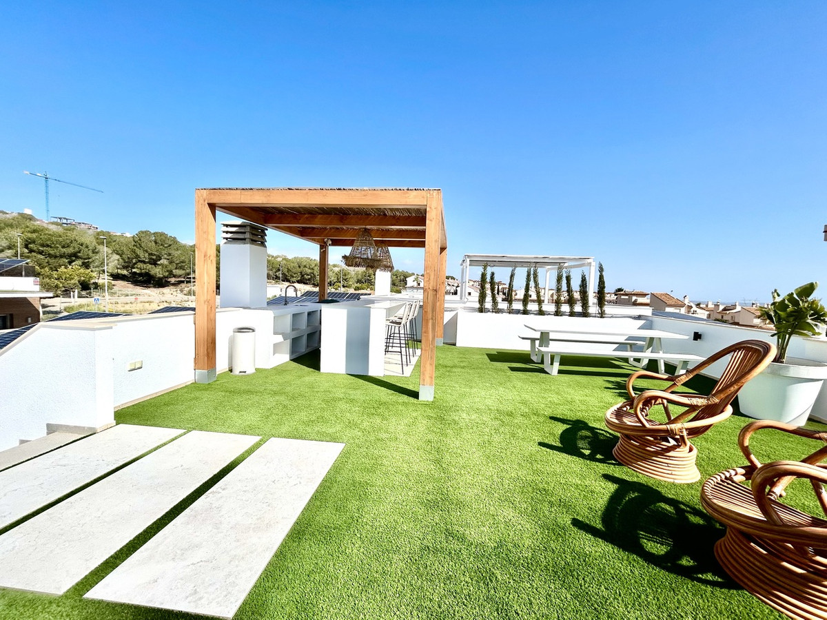 For sale - 4 Bedroom 3 Bathroom House - Detached Villa in San Miguel de Salinas - San Miguel de Salinas Centro  - Alicante