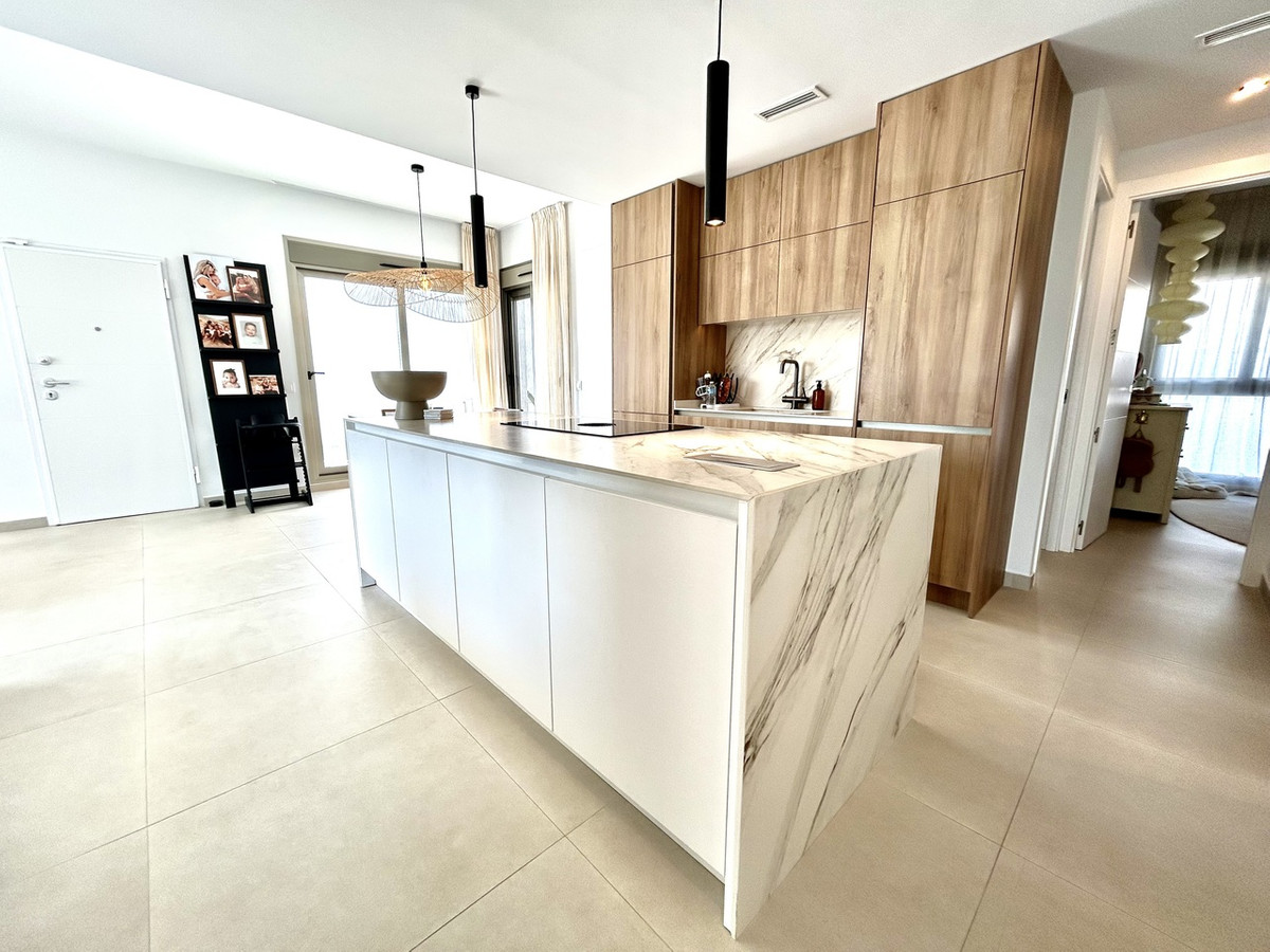 For sale - 4 Bedroom 3 Bathroom House - Detached Villa in San Miguel de Salinas - San Miguel de Salinas Centro  - Alicante