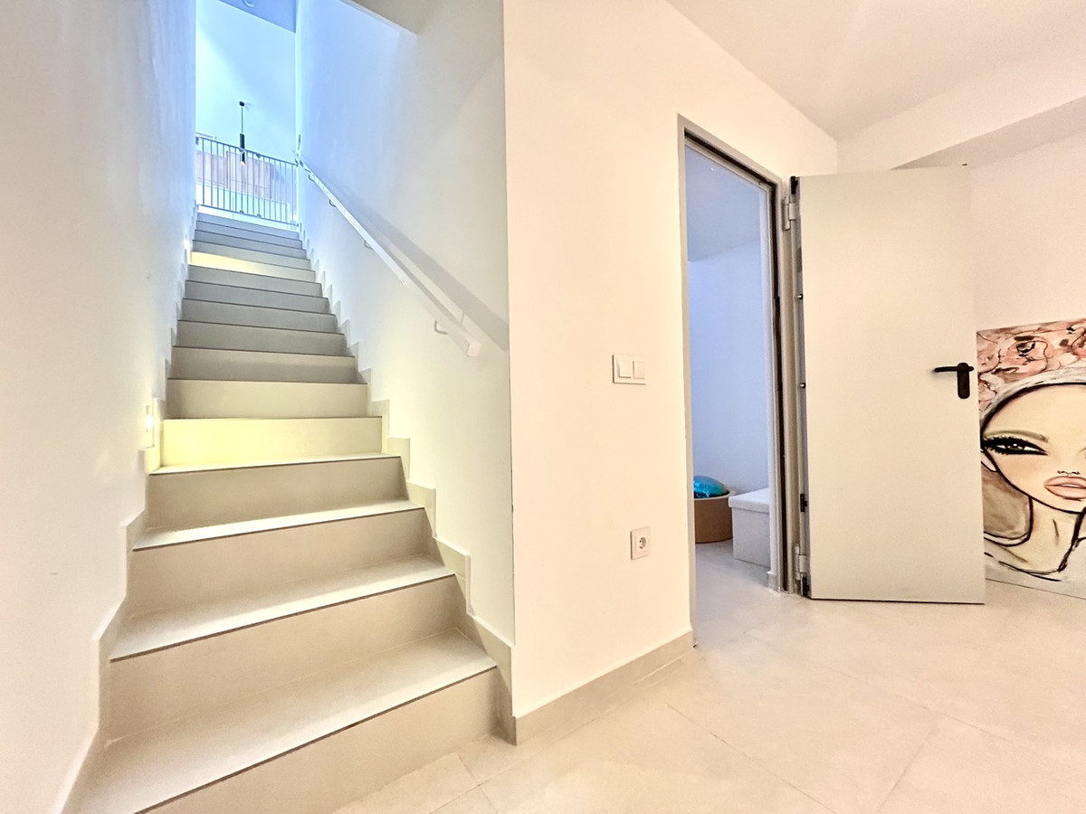 For sale - 4 Bedroom 3 Bathroom House - Detached Villa in San Miguel de Salinas - San Miguel de Salinas Centro  - Alicante