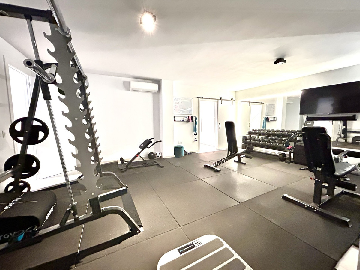 For sale - 4 Bedroom 3 Bathroom House - Detached Villa in San Miguel de Salinas - San Miguel de Salinas Centro  - Alicante