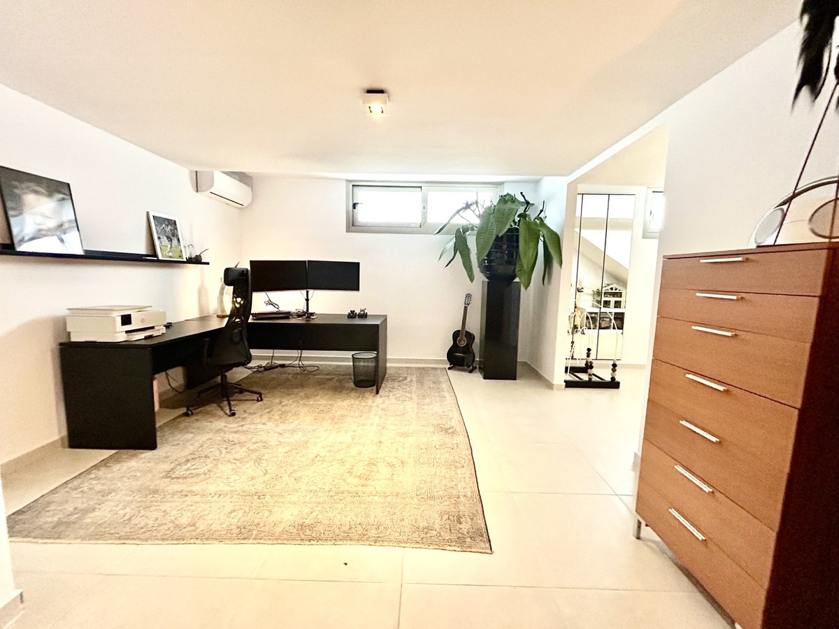 For sale - 4 Bedroom 3 Bathroom House - Detached Villa in San Miguel de Salinas - San Miguel de Salinas Centro  - Alicante