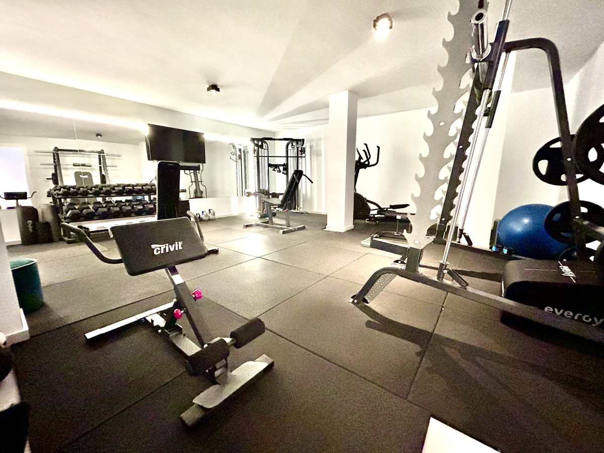 For sale - 4 Bedroom 3 Bathroom House - Detached Villa in San Miguel de Salinas - San Miguel de Salinas Centro  - Alicante