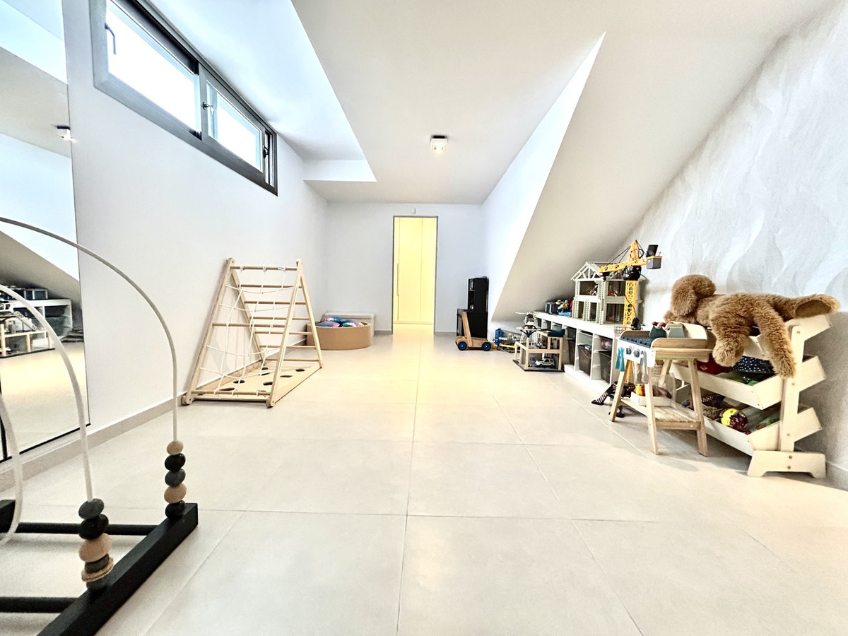 For sale - 4 Bedroom 3 Bathroom House - Detached Villa in San Miguel de Salinas - San Miguel de Salinas Centro  - Alicante