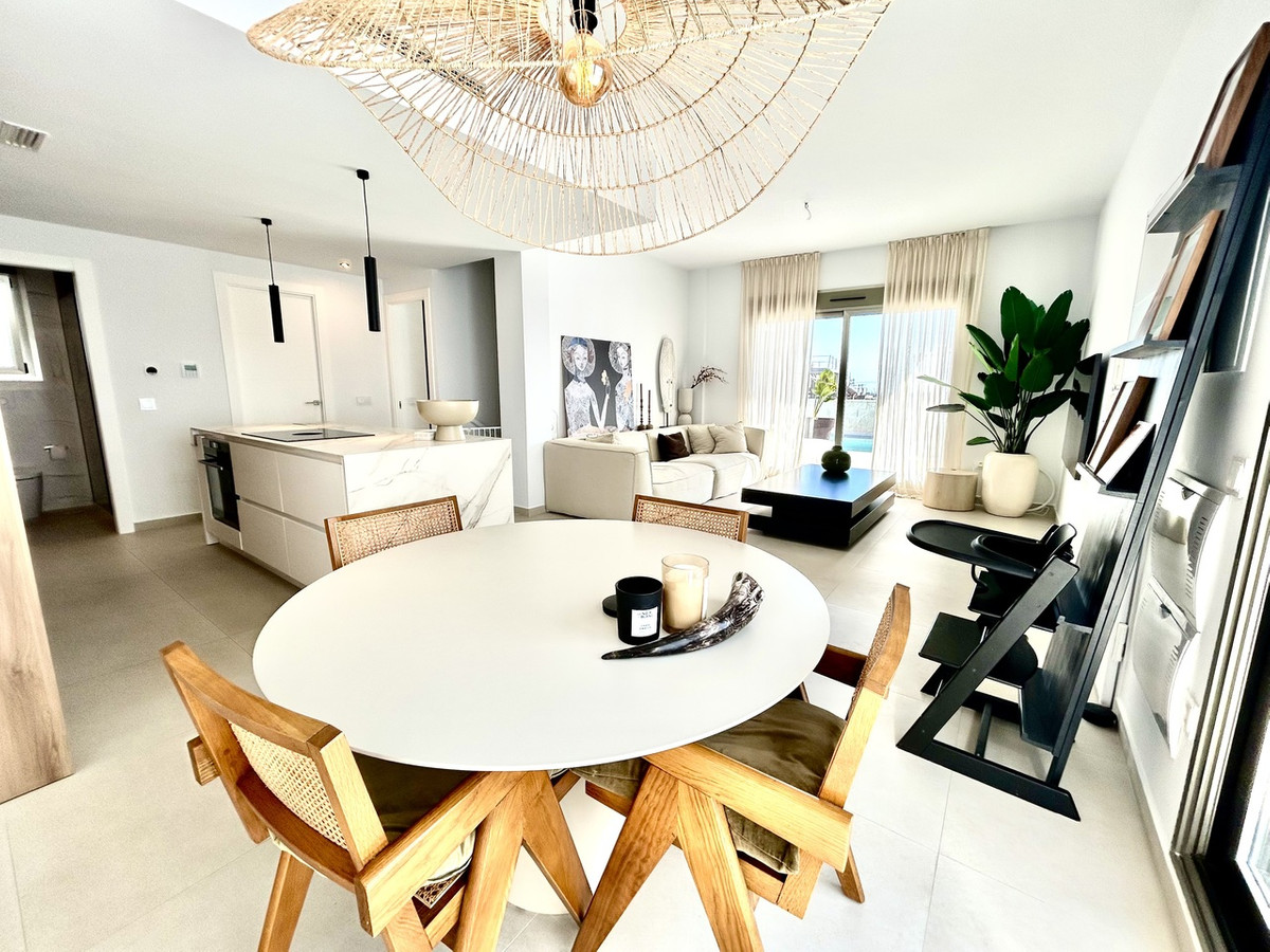 For sale - 4 Bedroom 3 Bathroom House - Detached Villa in San Miguel de Salinas - San Miguel de Salinas Centro  - Alicante
