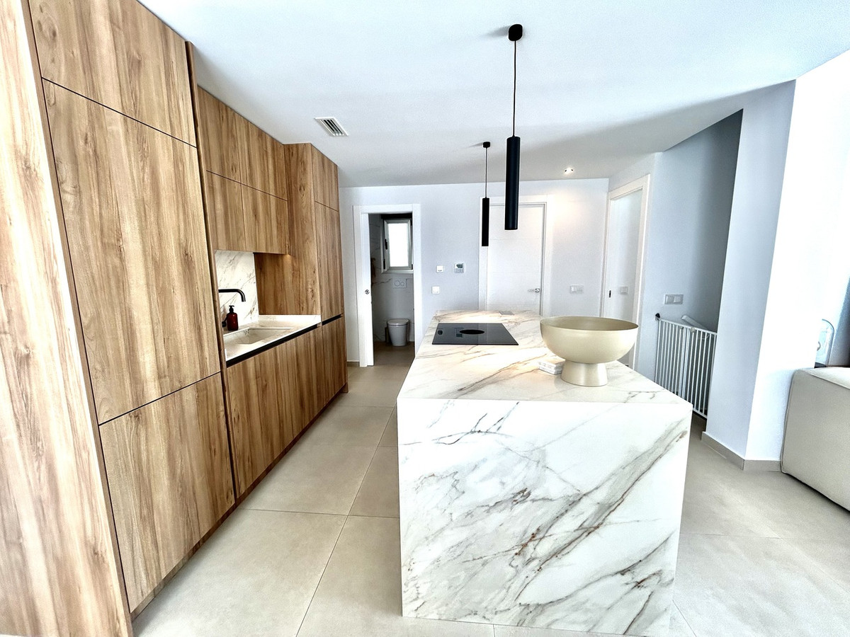 For sale - 4 Bedroom 3 Bathroom House - Detached Villa in San Miguel de Salinas - San Miguel de Salinas Centro  - Alicante