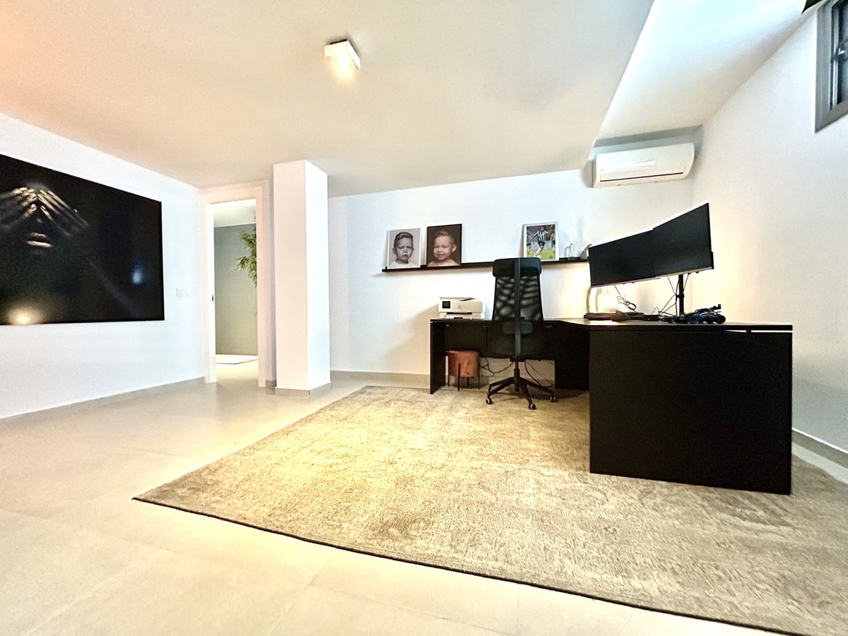 For sale - 4 Bedroom 3 Bathroom House - Detached Villa in San Miguel de Salinas - San Miguel de Salinas Centro  - Alicante