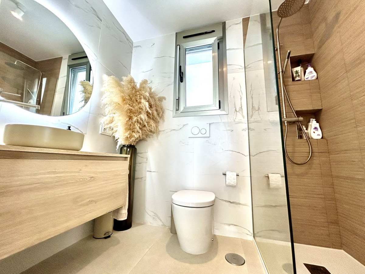 For sale - 4 Bedroom 3 Bathroom House - Detached Villa in San Miguel de Salinas - San Miguel de Salinas Centro  - Alicante