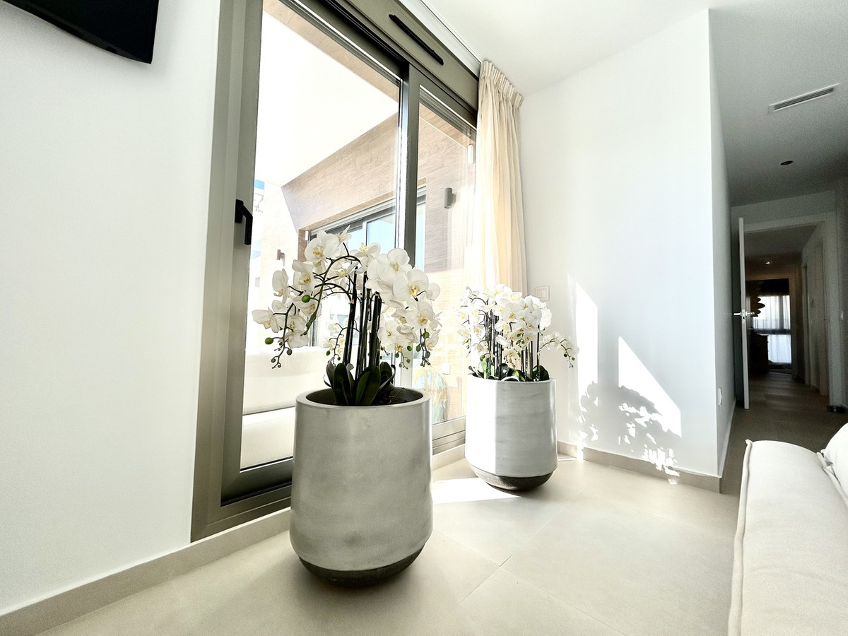 For sale - 4 Bedroom 3 Bathroom House - Detached Villa in San Miguel de Salinas - San Miguel de Salinas Centro  - Alicante