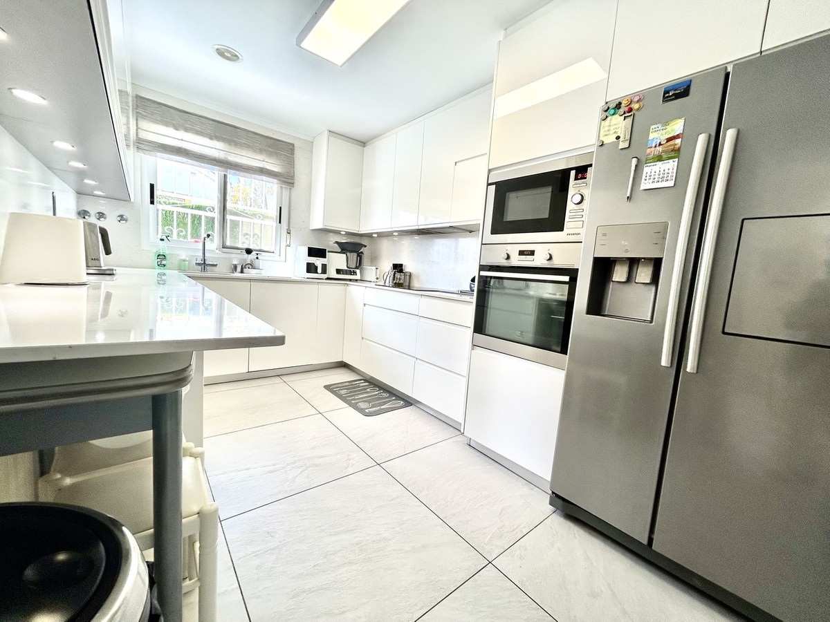 For sale - 4 Bedroom 3 Bathroom House - Detached Villa in Pilar de la Horadada - Pinar de Campoverde  - Alicante