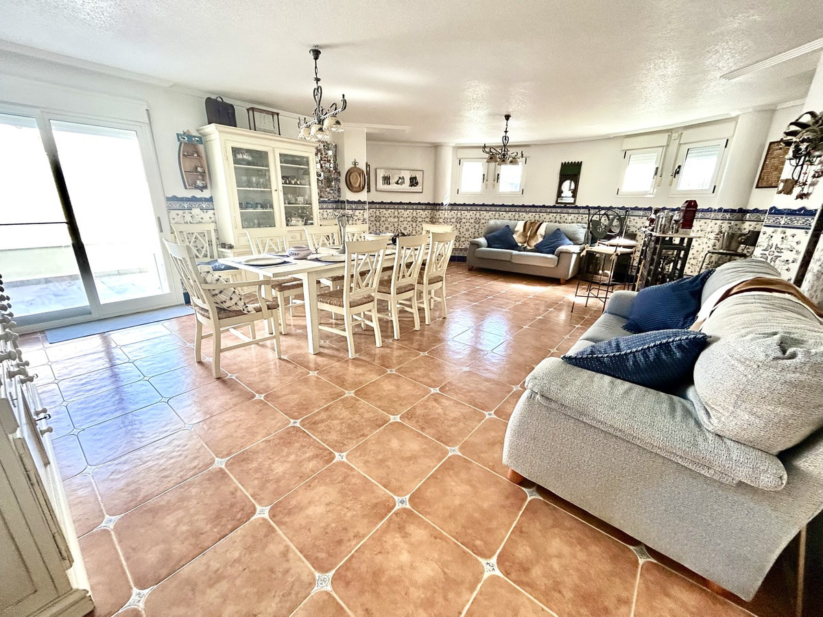 For sale - 4 Bedroom 3 Bathroom House - Detached Villa in Pilar de la Horadada - Pinar de Campoverde  - Alicante