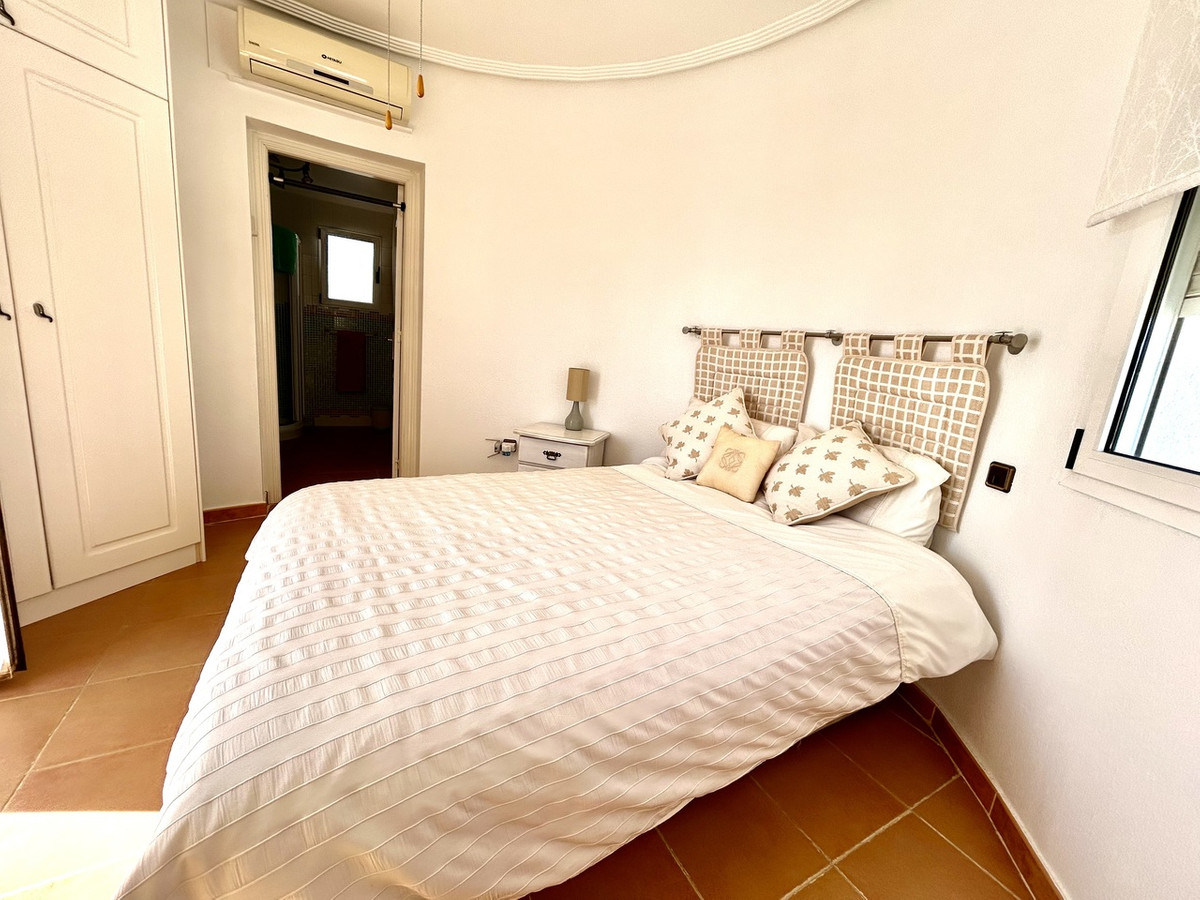 For sale - 4 Bedroom 3 Bathroom House - Detached Villa in Pilar de la Horadada - Pinar de Campoverde  - Alicante