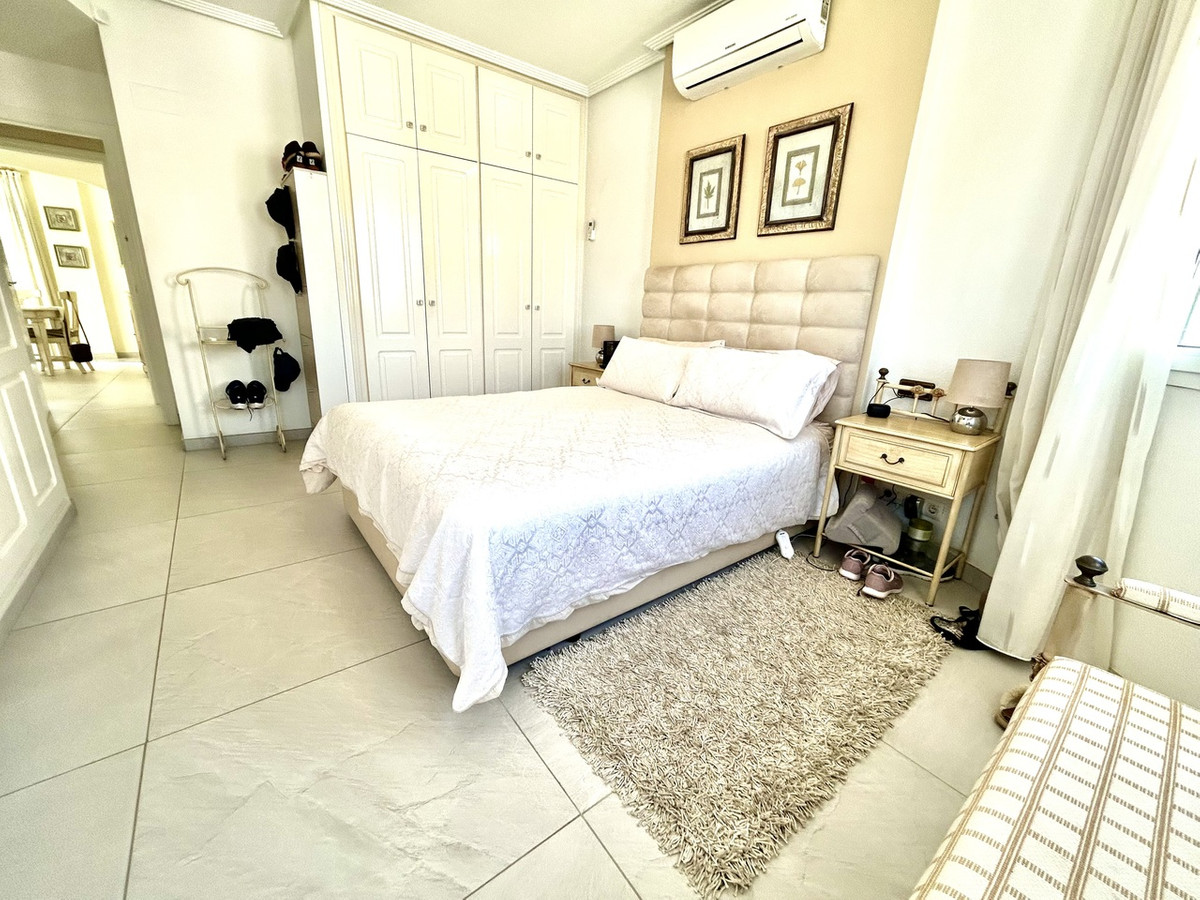 For sale - 4 Bedroom 3 Bathroom House - Detached Villa in Pilar de la Horadada - Pinar de Campoverde  - Alicante