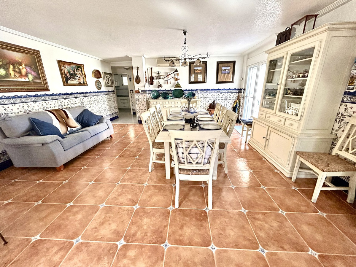 For sale - 4 Bedroom 3 Bathroom House - Detached Villa in Pilar de la Horadada - Pinar de Campoverde  - Alicante