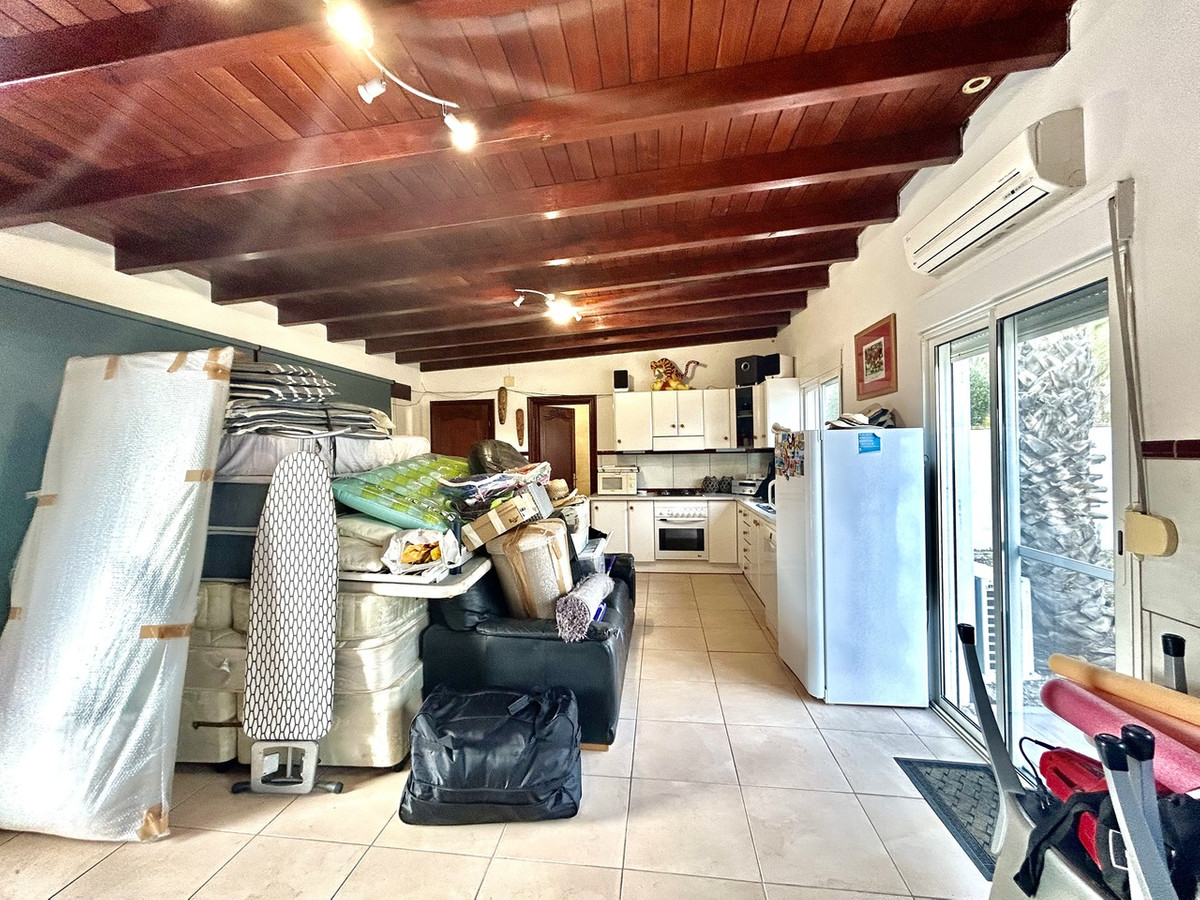 For sale - 4 Bedroom 4 Bathroom House - Detached Villa in Catral - Catral Centro  - Alicante