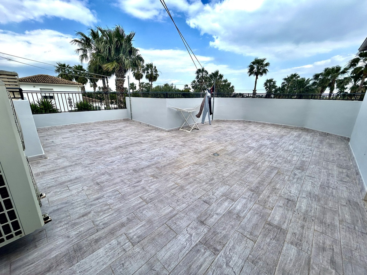 For sale - 4 Bedroom 4 Bathroom House - Detached Villa in Catral - Catral Centro  - Alicante