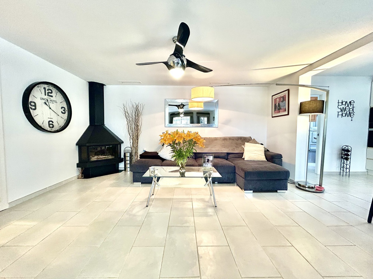 For sale - 4 Bedroom 4 Bathroom House - Detached Villa in Catral - Catral Centro  - Alicante