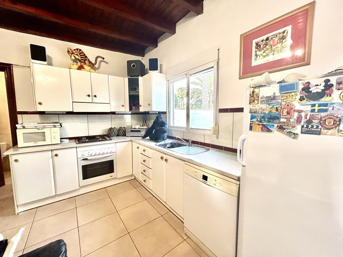 For sale - 4 Bedroom 4 Bathroom House - Detached Villa in Catral - Catral Centro  - Alicante