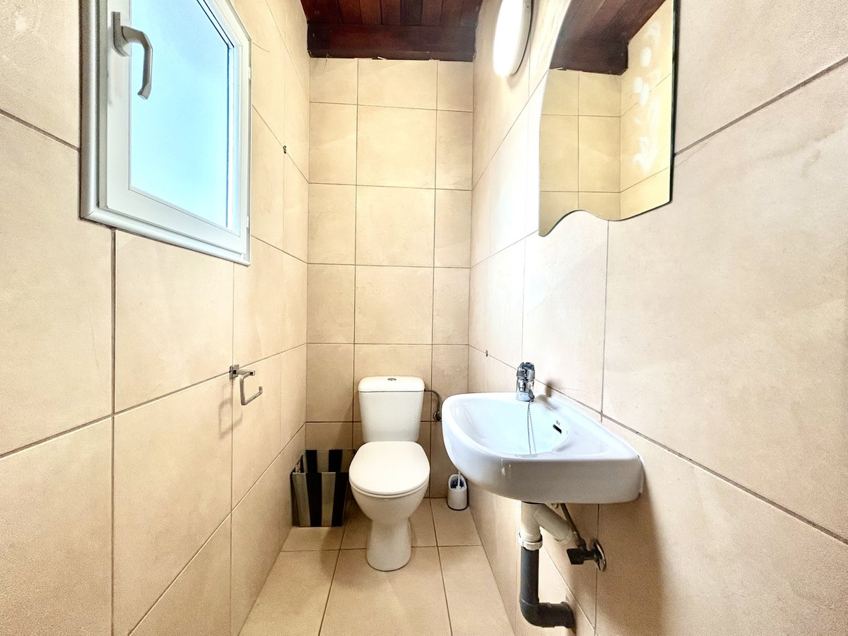 For sale - 4 Bedroom 4 Bathroom House - Detached Villa in Catral - Catral Centro  - Alicante