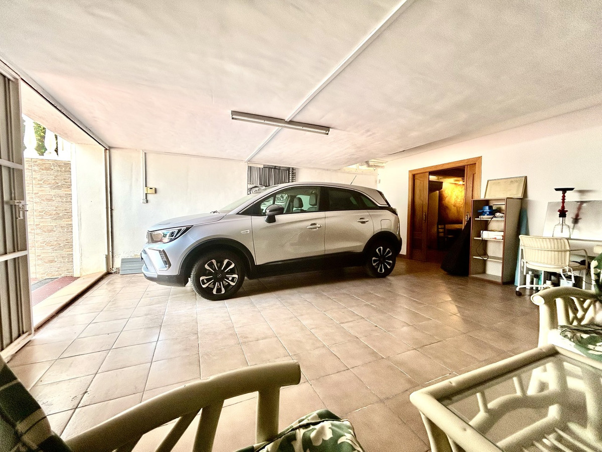 For sale - 6 Bedroom 5 Bathroom House - Detached Villa in Torrevieja - La Mata  - Alicante