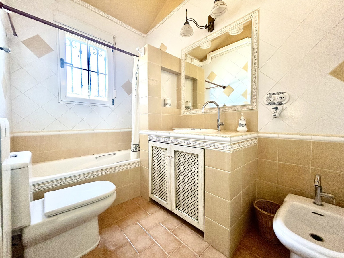 For sale - 6 Bedroom 5 Bathroom House - Detached Villa in Torrevieja - La Mata  - Alicante