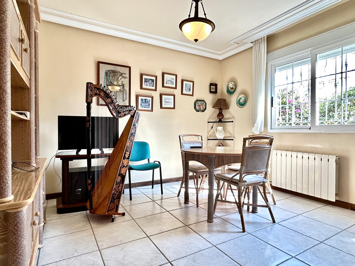 For sale - 6 Bedroom 5 Bathroom House - Detached Villa in Torrevieja - La Mata  - Alicante